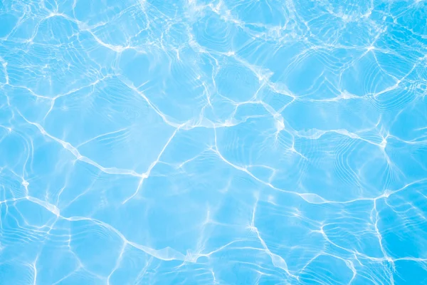 Piscina con acqua increspata — Foto Stock