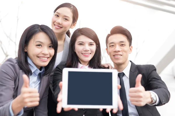 Business people  showing screen — Stock Photo, Image