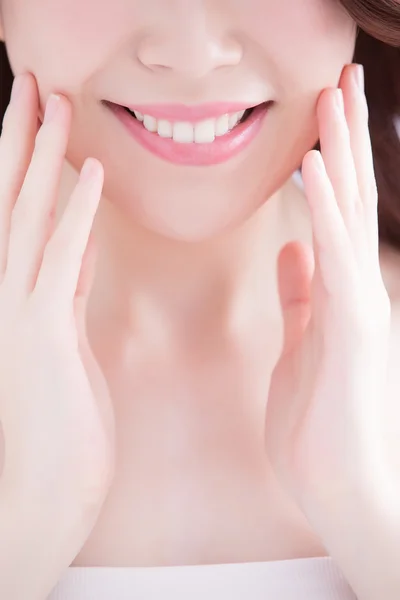 Donna con denti sani sorridente — Foto Stock