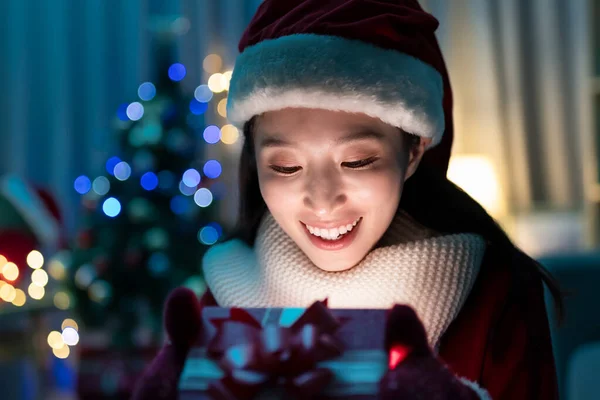 Close Surprised Asian Young Woman Wearing Christmas Clothes Opening Her — Stock Photo, Image