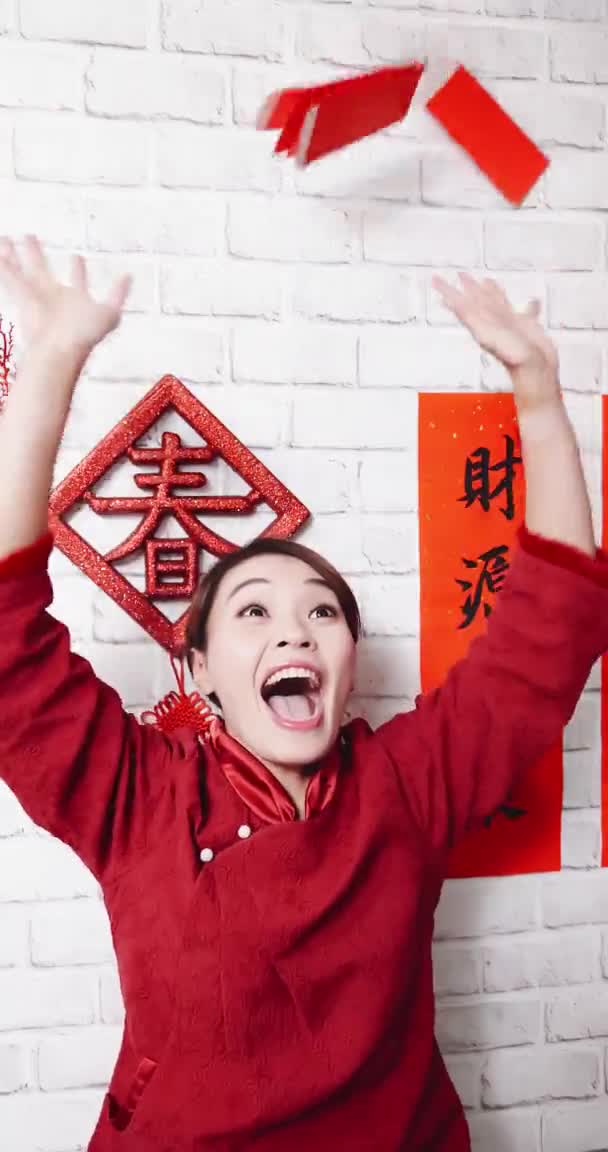 Aziatisch meisje wens nieuw jaar — Stockvideo