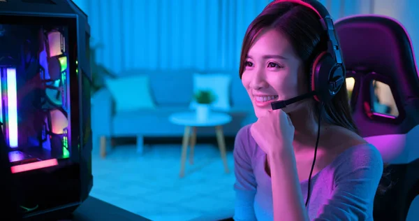 Jeune Asiatique Pretty Pro Gamer Gagner Dans Jeu Vidéo Ligne — Photo