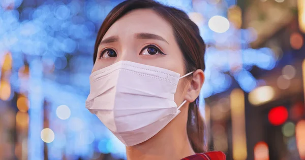 Close Asiático Jovem Mulher Mochileiro Vestindo Máscara Facial Cidade Taipei — Fotografia de Stock