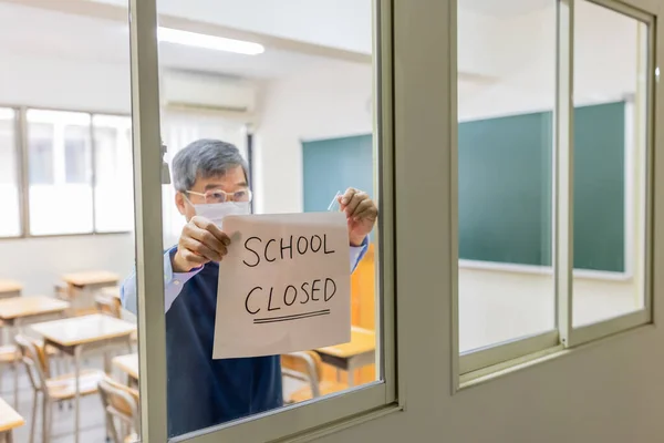 Asijský Zralý Muž Profesor Dát Škola Uzavřený Znak Okna Vysoké — Stock fotografie