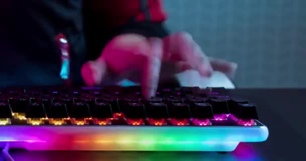 Teclado de prensa de gamer deporte cibernético — Vídeos de Stock