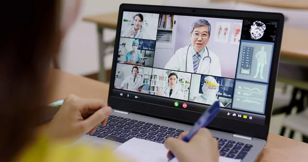 Indietro Vista Asiatico Femmina Medico Studente Has Online Remote Learning — Foto Stock