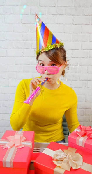 Aziatische Vrouwelijke Blogger Live Stomen Vieren Haar Verjaardag Met Vele — Stockfoto