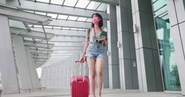 아시아 여자 여행자걷기 — 비디오
