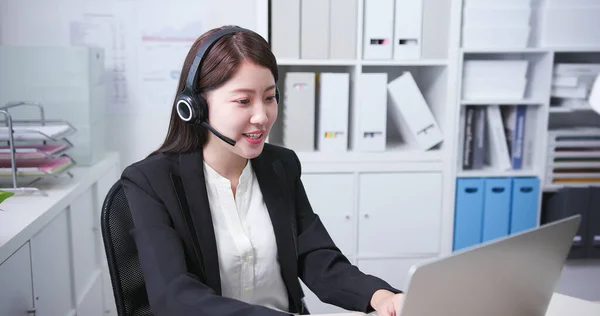 Asian Customer Service Representative Working Office — Stock Photo, Image