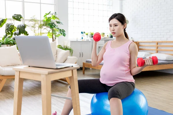 Asian Young Pregnant Woman Using Laptop Have Online Exercise Class — Stock Photo, Image