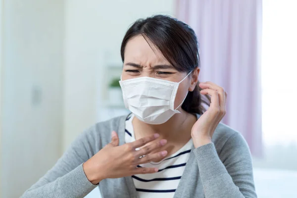 Asiatisk Kvinnlig Patient Har Ont Halsen Rummet Hemma — Stockfoto