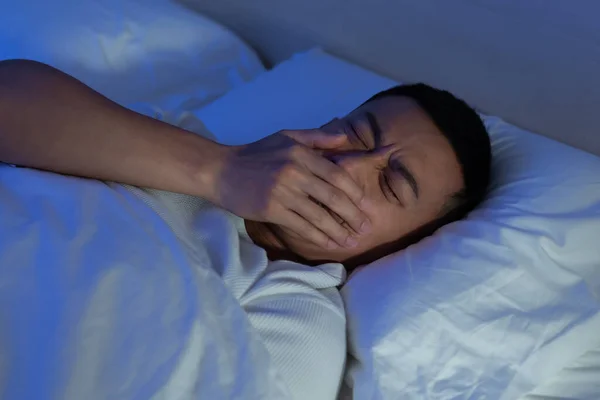 Asiatique Homme Est Bâillant Souffrant Insomnie Nuit — Photo