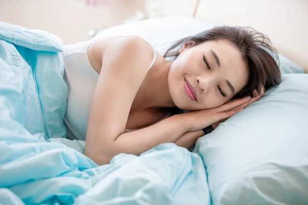 Young Beautiful Asian Woman Sleeping Well Morning — Stockfoto