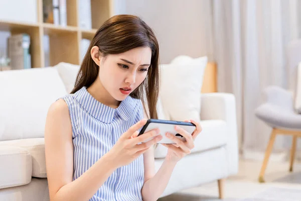 Asian Young Woman Play Mobile Games Smart Phone Feel Frustrated — Foto Stock