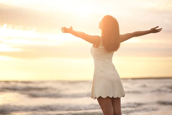 Sorridi Donna libera e felice — Foto Stock