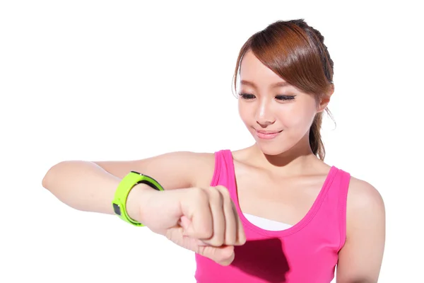 Salud deporte mujer usando reloj inteligente — Foto de Stock