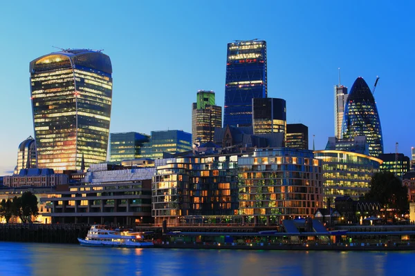 Cityscape of London at night — Stock Photo, Image