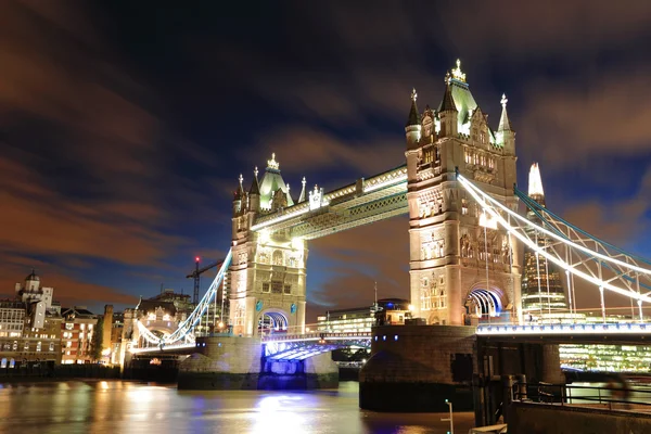 Tower Bridge i London — Stockfoto