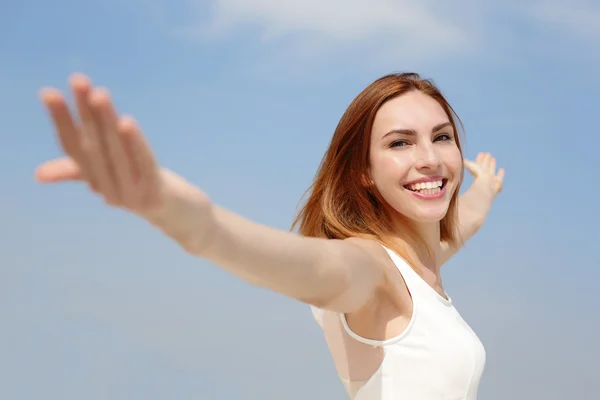 Libertà e donna senza pensieri — Foto Stock