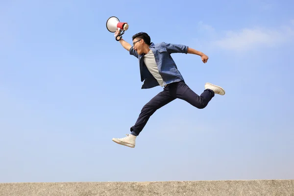 Man jumping and shouting — Stock Photo, Image