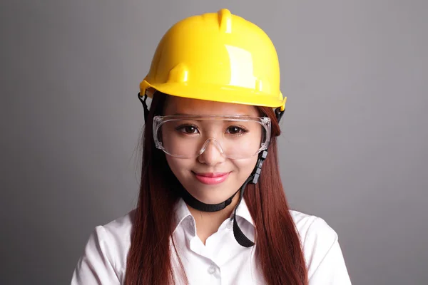 Engenheiro mulher sorrindo — Fotografia de Stock