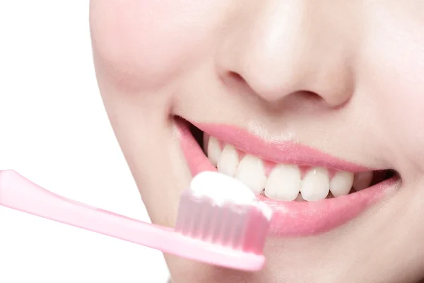 Woman brushing  teeth. — Stock Photo, Image