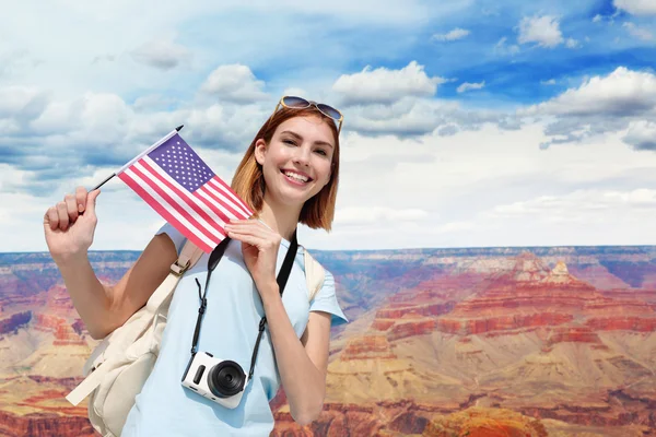 Kvinna med Amerika flagga — Stockfoto