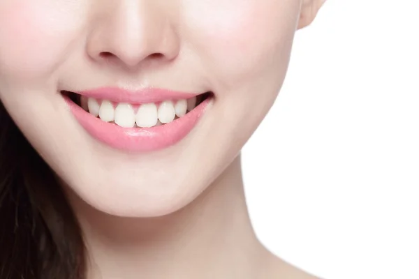 Joven mujer sonriendo — Foto de Stock