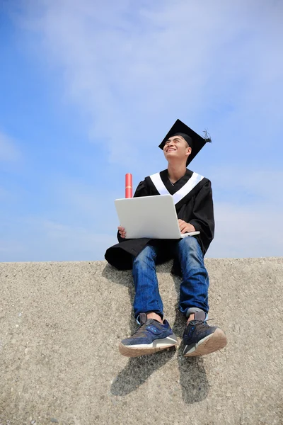 Estudante usando computador — Fotografia de Stock