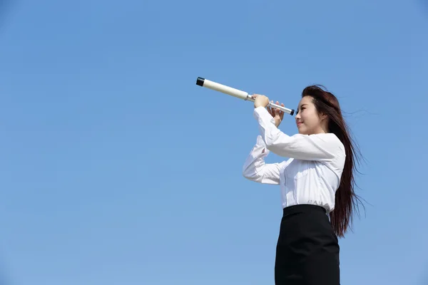 Mujer de negocios exitosa buscando —  Fotos de Stock