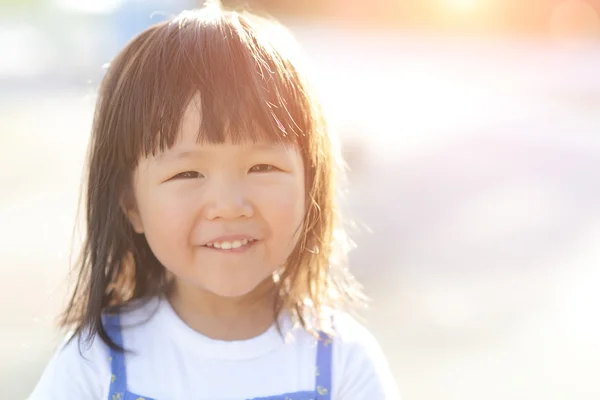 Feliz niña linda — Foto de Stock