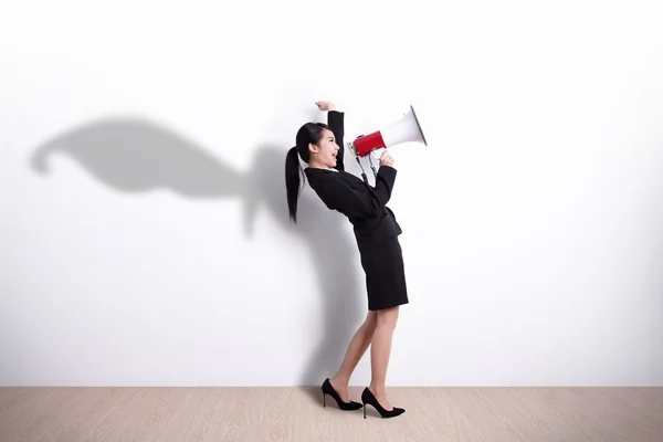 Superhero business woman screaming — Stock Photo, Image