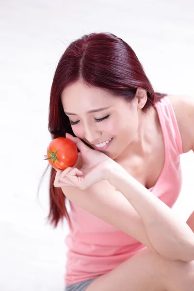 Meisje weergegeven: tomaat — Stockfoto