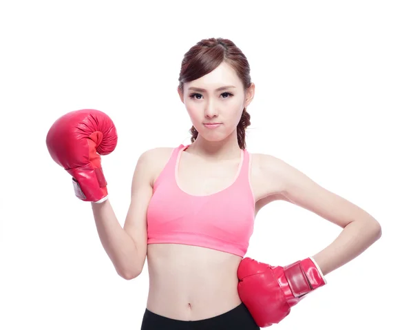 Mujer deportiva es el boxeo — Foto de Stock