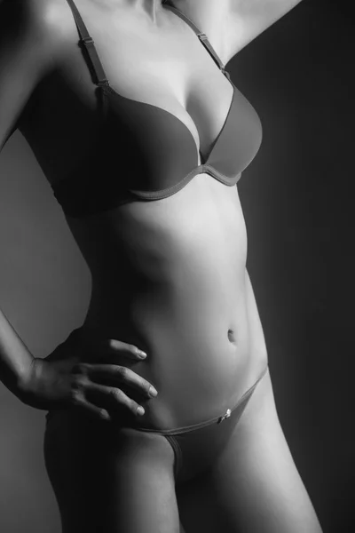 Mujer con hermoso cuerpo posando — Foto de Stock