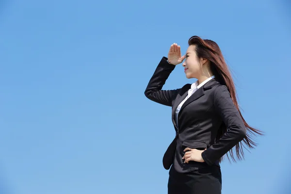 Succesvolle zakenvrouw op zoek — Stockfoto