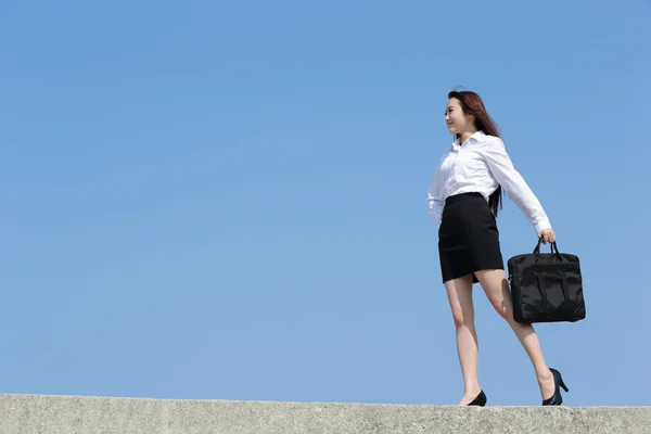 Femeie de afaceri de succes în căutarea — Fotografie, imagine de stoc