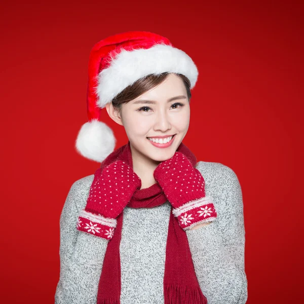 Frau mit Weihnachtsmütze posiert — Stockfoto