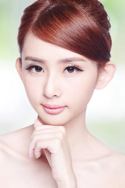 아름 다운 피부 케어 여자 얼굴 — Stockfoto