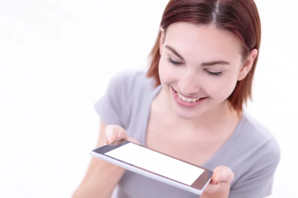 Mujer feliz uso tableta pc — Foto de Stock