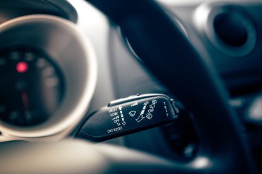modern araba araba silecek kontrolleri. Araba kokpit iç yağmur silecekleri elektronik kontroller ile 