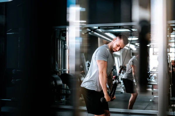 Muskulös Byggd Idrottsman Träna Gym Hälsosam Livsstil Fitness — Stockfoto