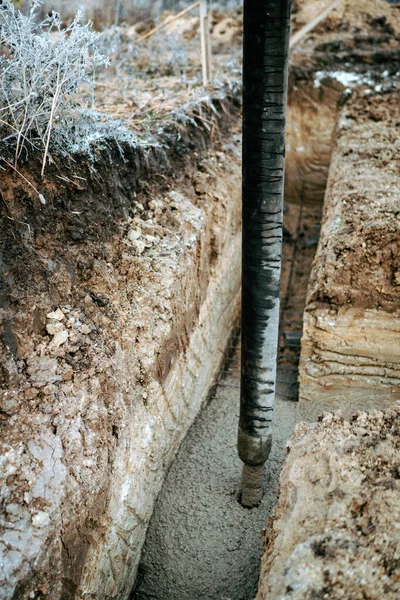 Trabalhador Construção Derramando Concreto Dirigindo Banheira Bomba — Fotografia de Stock