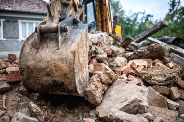 Endüstriyel hidrolik Ekskavatör buldozer yıkım enkaz, taş ve beton geri dönüşüm yükleme