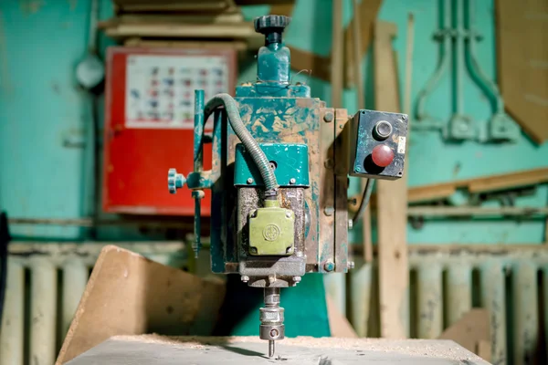 Industrial milling tool at local factory. Manual lathe, tools and drills at factory — Stock Photo, Image