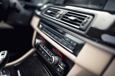 araç havalandırma sistemi ve klima - ayrıntılar ve modern araba kontrol eder. Minimalist endüstriyel tasarım ile kavram duvar kağıdı