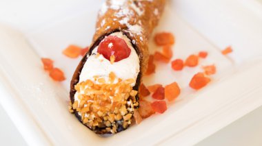 Bir Sicilyalı cannoli adet şekerli kabak