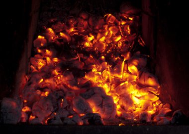 Kömür yakma fırını içinde