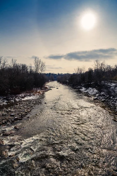 Ribeira do rio no inverno Paris Ontário — Fotografia de Stock