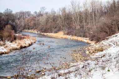 Kışın nehir kenarı Paris Ontario